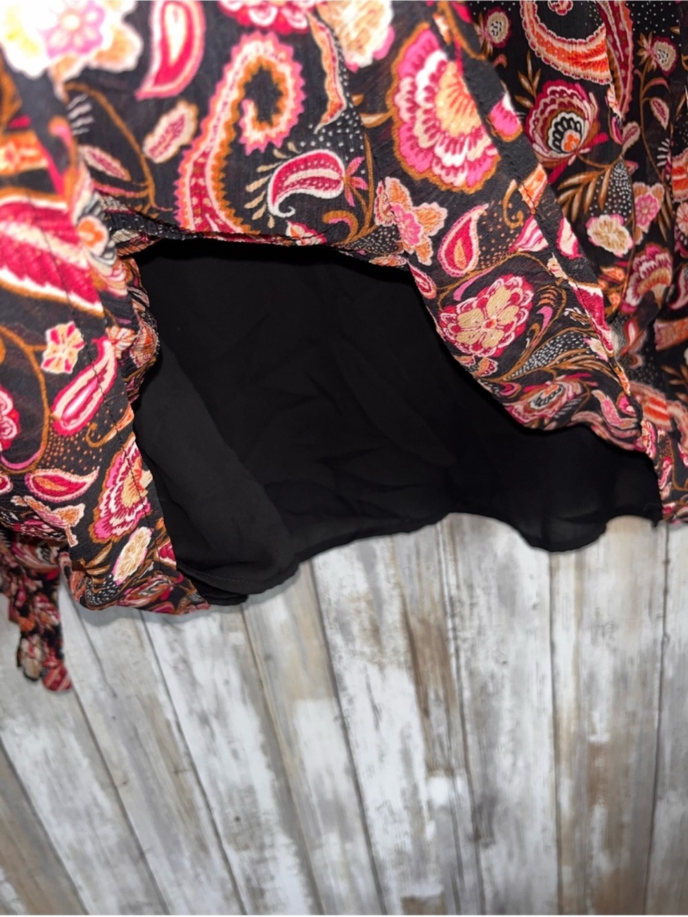 LOFT Petite Paisley Floral Ruffle Blouse Black Orange Pink XLP - Picture 4 of 6